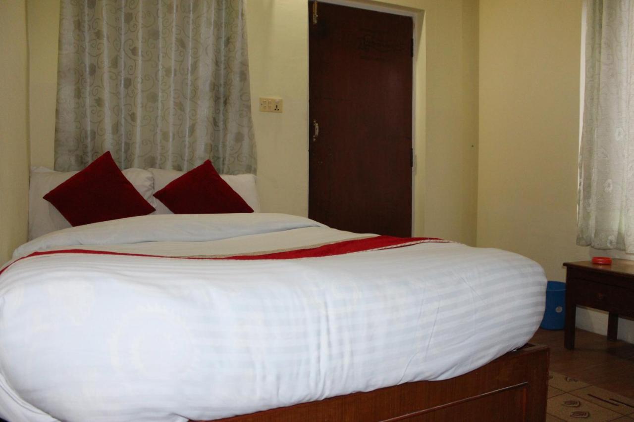 Hotel Snow Leopard Pokhara Buitenkant foto