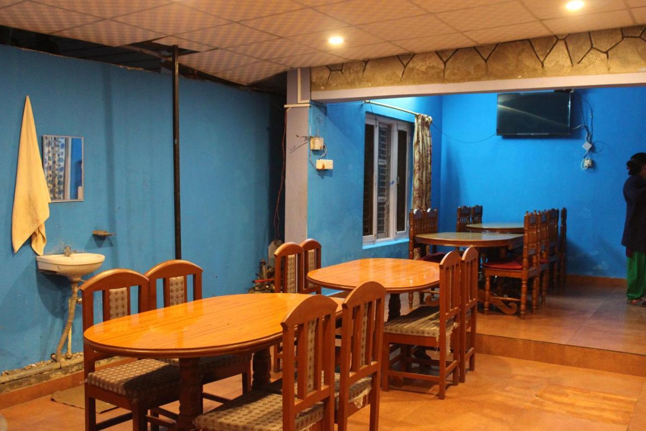 Hotel Snow Leopard Pokhara Buitenkant foto