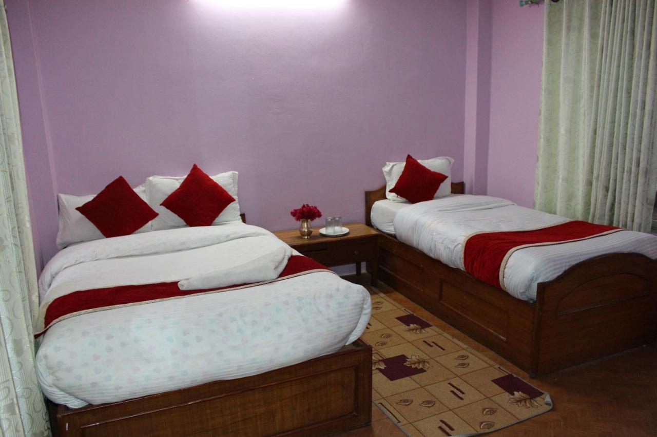 Hotel Snow Leopard Pokhara Buitenkant foto