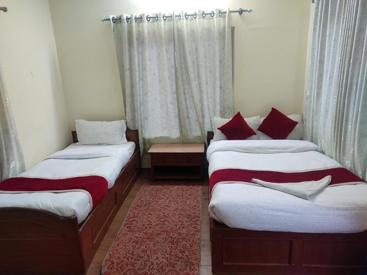 Hotel Snow Leopard Pokhara Buitenkant foto
